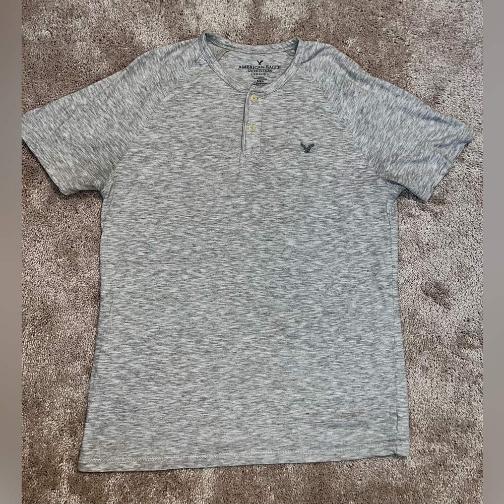 Men’s American Eagle Outfitters Light Grey Button-Down T-Shirt